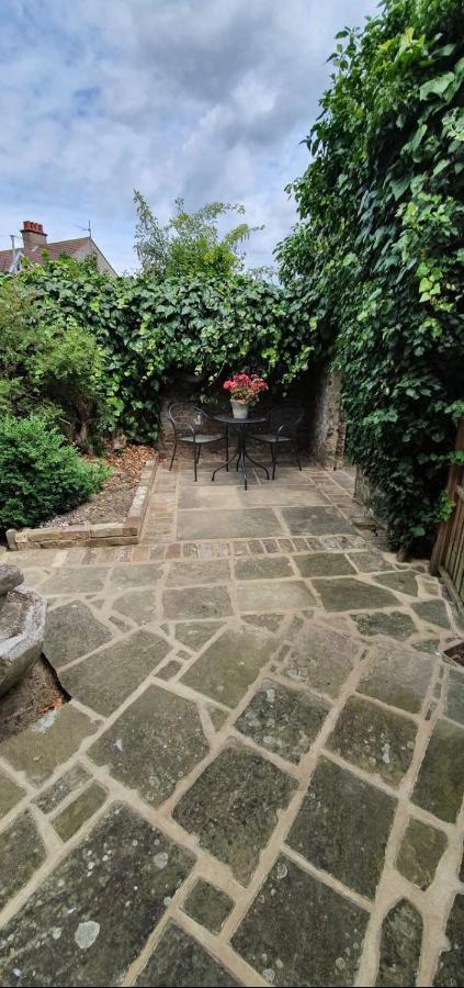 Beautiful 1 Bedroom Cottage With Courtyard. دييْل المظهر الخارجي الصورة