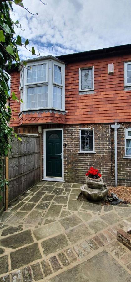 Beautiful 1 Bedroom Cottage With Courtyard. دييْل المظهر الخارجي الصورة